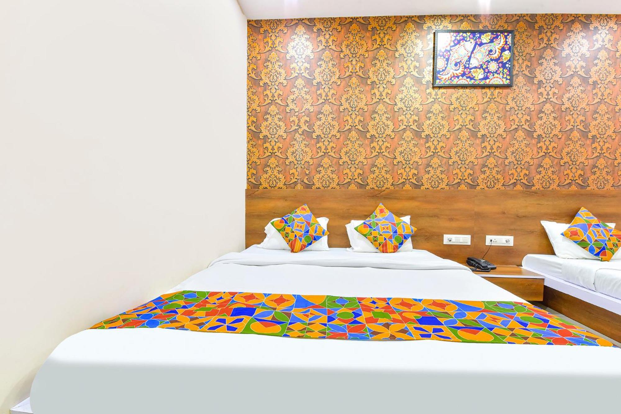 Fabhotel Raghumani Palace อุจเจน ภายนอก รูปภาพ