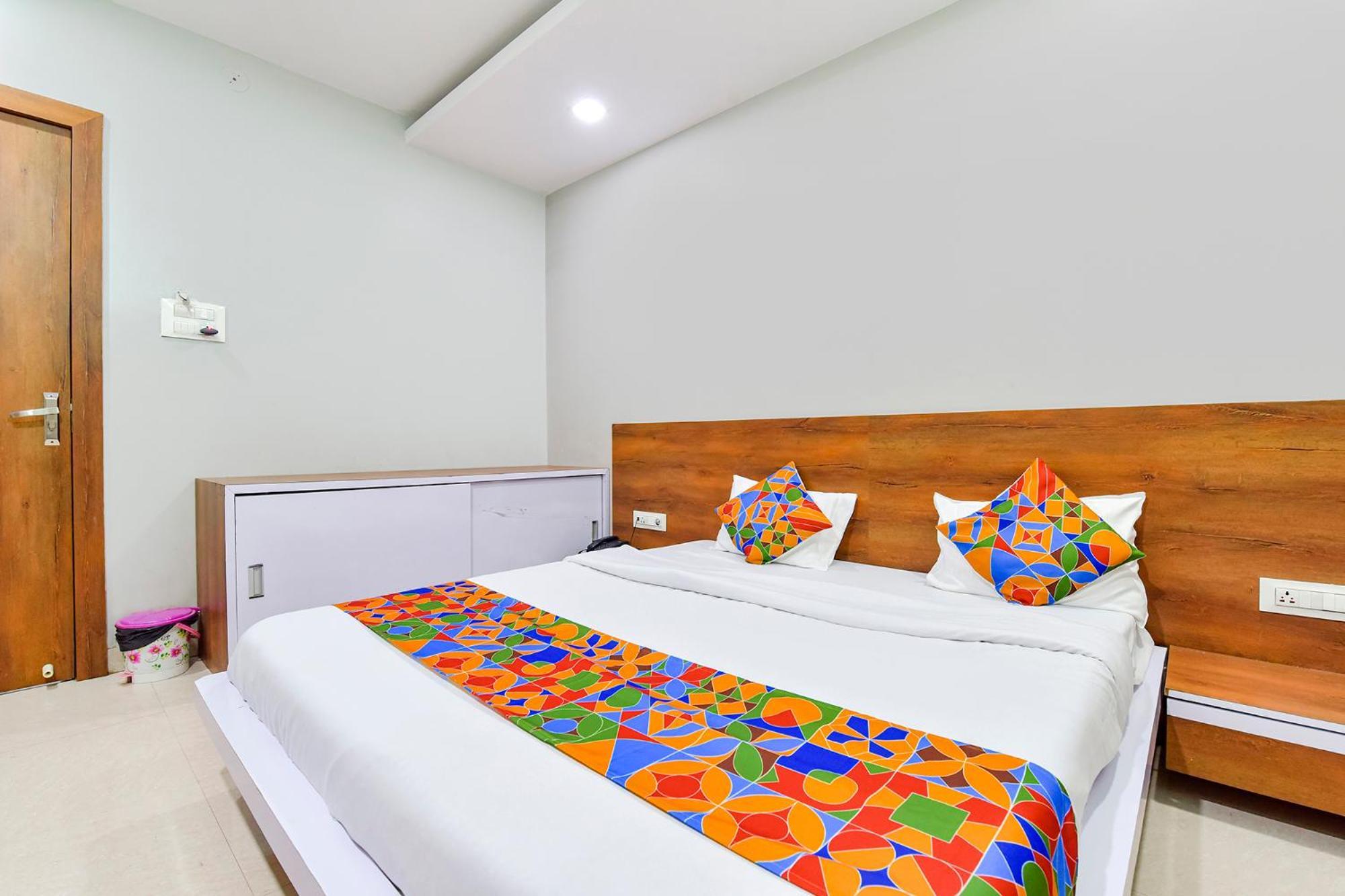 Fabhotel Raghumani Palace อุจเจน ภายนอก รูปภาพ