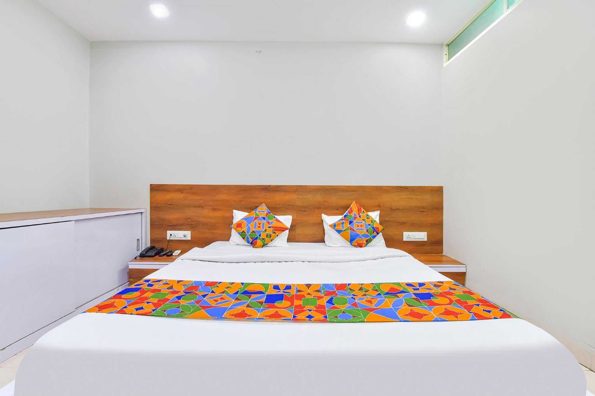 Fabhotel Raghumani Palace อุจเจน ภายนอก รูปภาพ