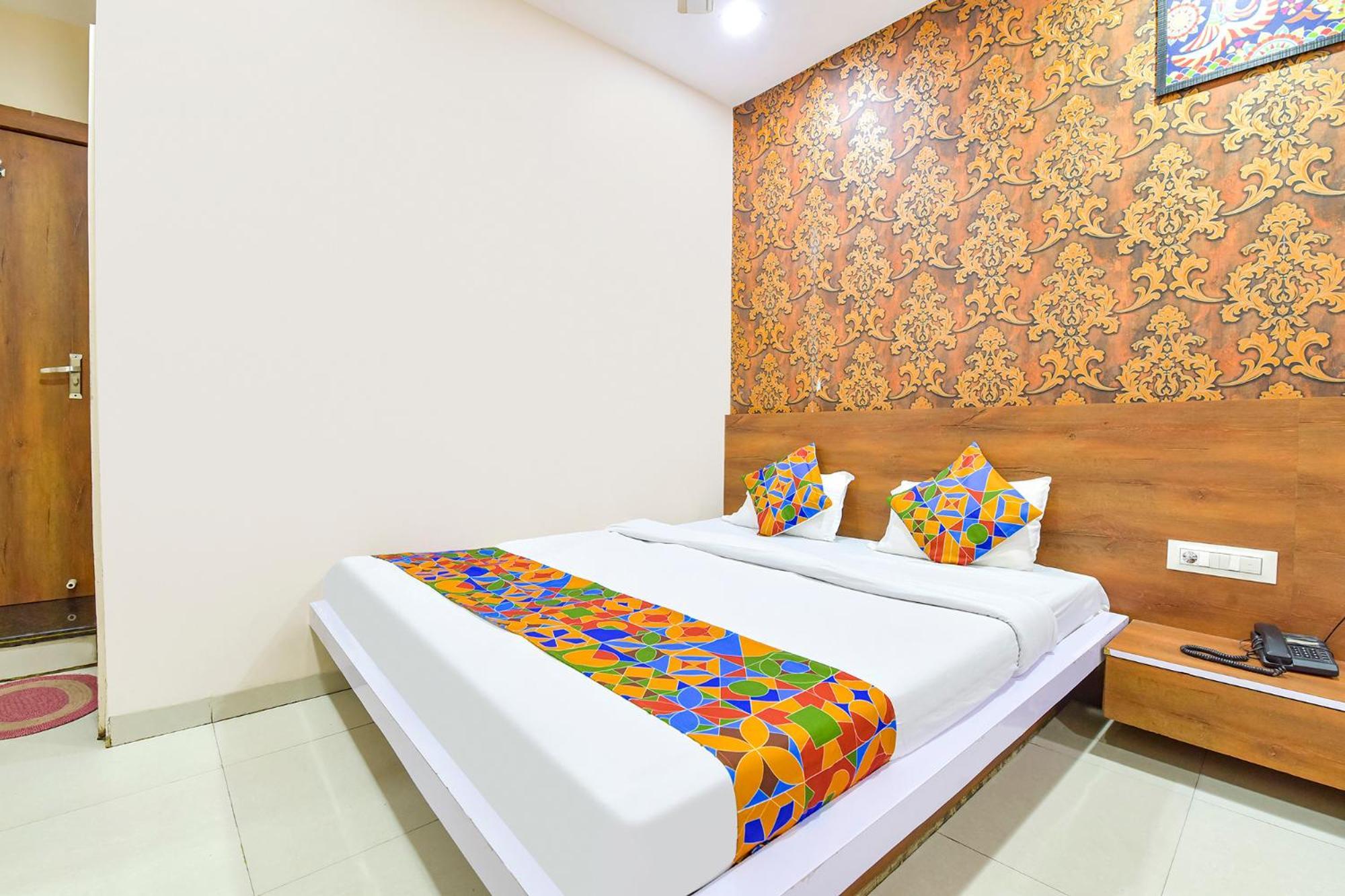 Fabhotel Raghumani Palace อุจเจน ภายนอก รูปภาพ