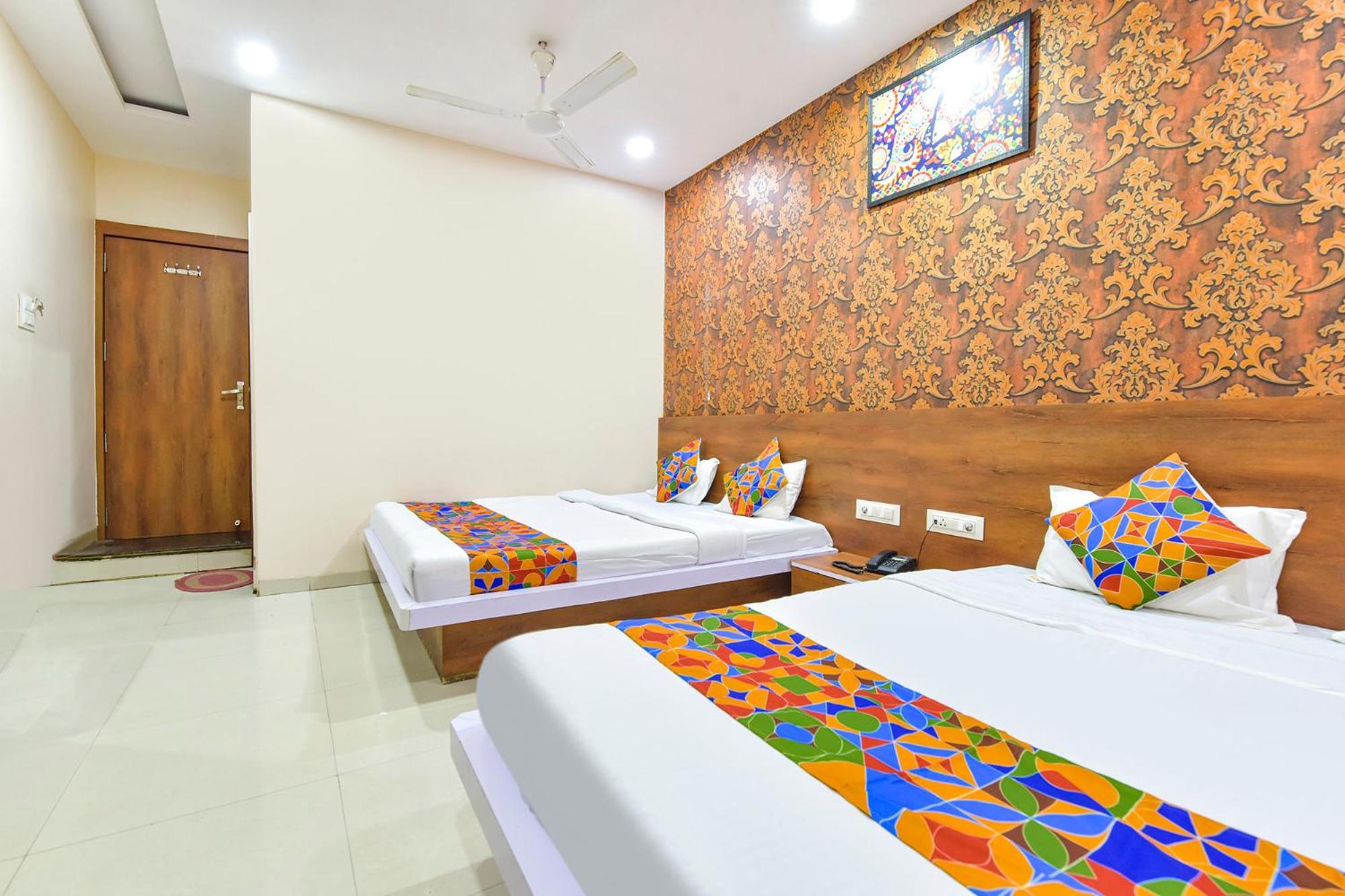Fabhotel Raghumani Palace อุจเจน ภายนอก รูปภาพ
