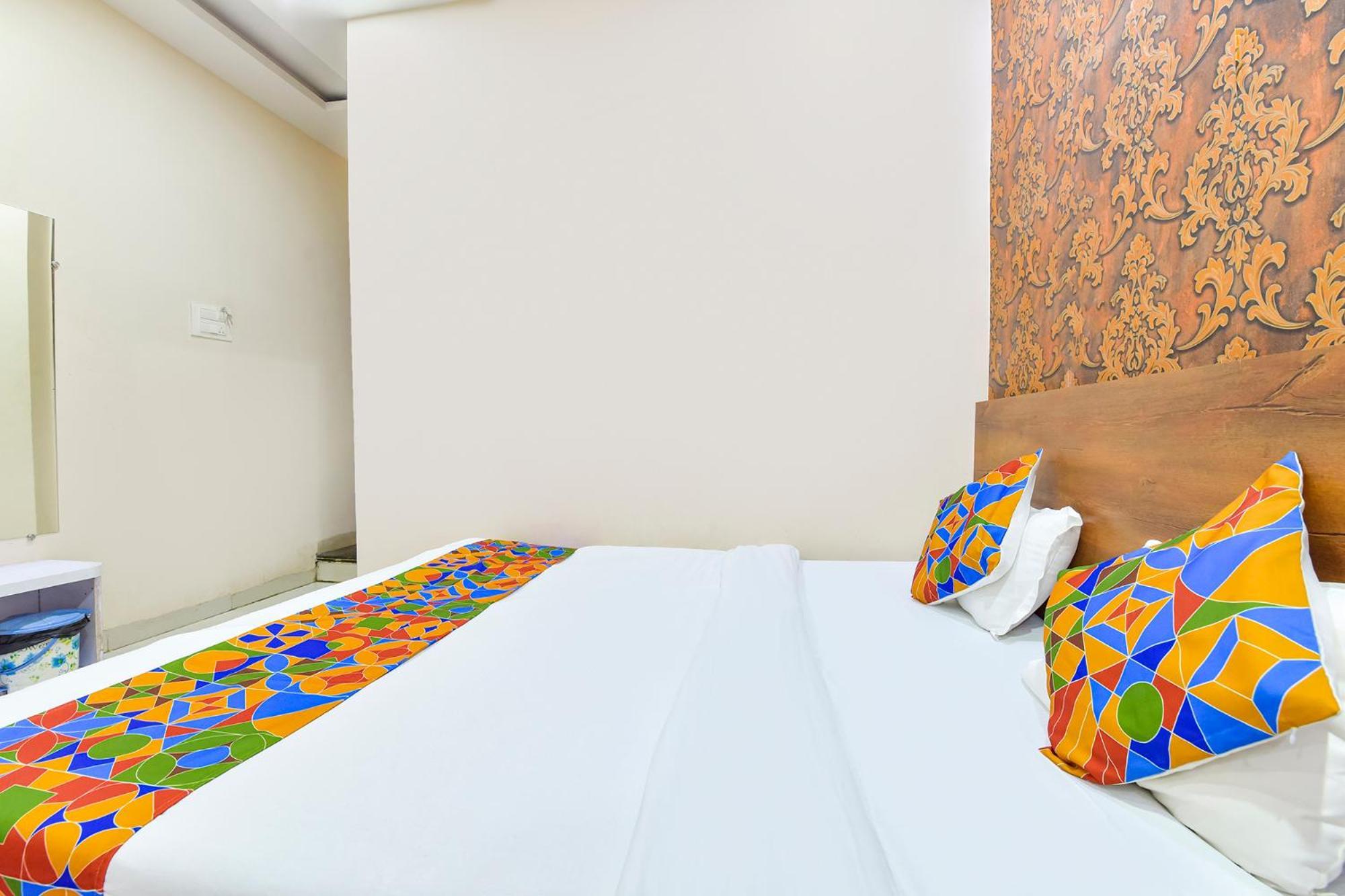 Fabhotel Raghumani Palace อุจเจน ภายนอก รูปภาพ